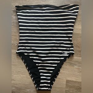 NWOT Solid and Striped one piece bathing suit